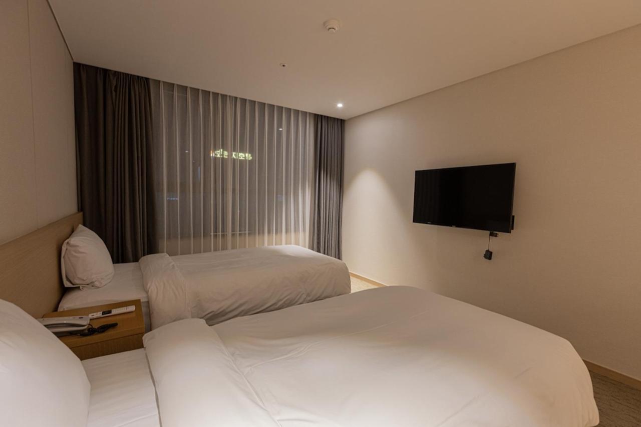 Hotel Zinc Согвипхо Экстерьер фото