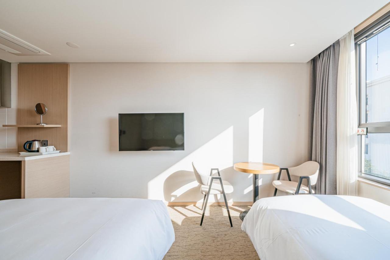 Hotel Zinc Согвипхо Экстерьер фото